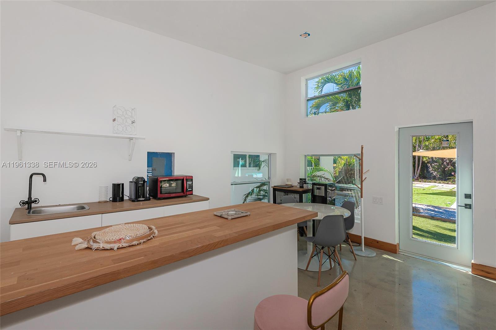 COUNTRY CLUB ESTATES UNIT - Residential