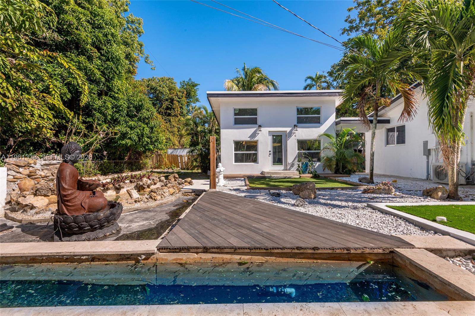 COUNTRY CLUB ESTATES UNIT - Residential