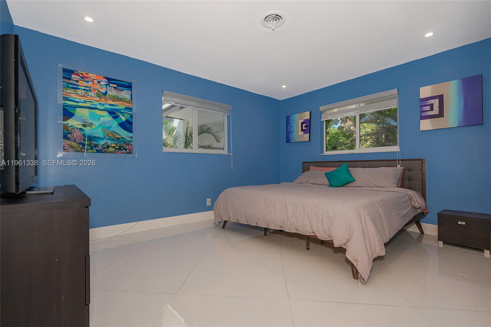 COUNTRY CLUB ESTATES UNIT - Residential