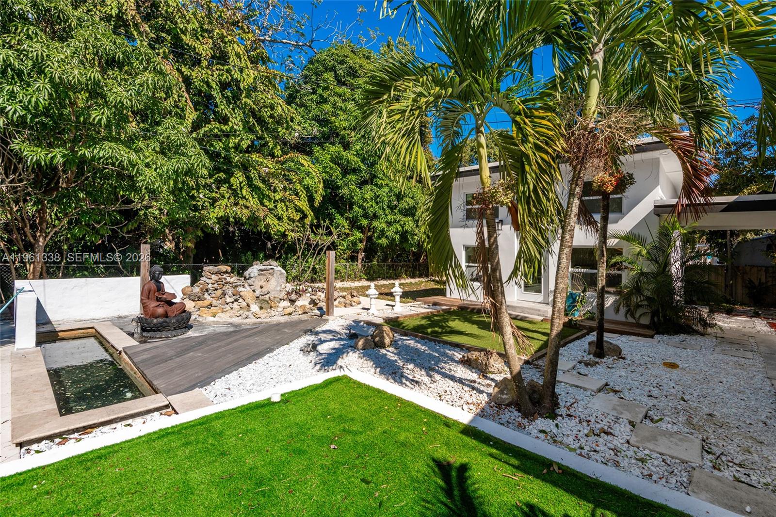 COUNTRY CLUB ESTATES UNIT - Residential