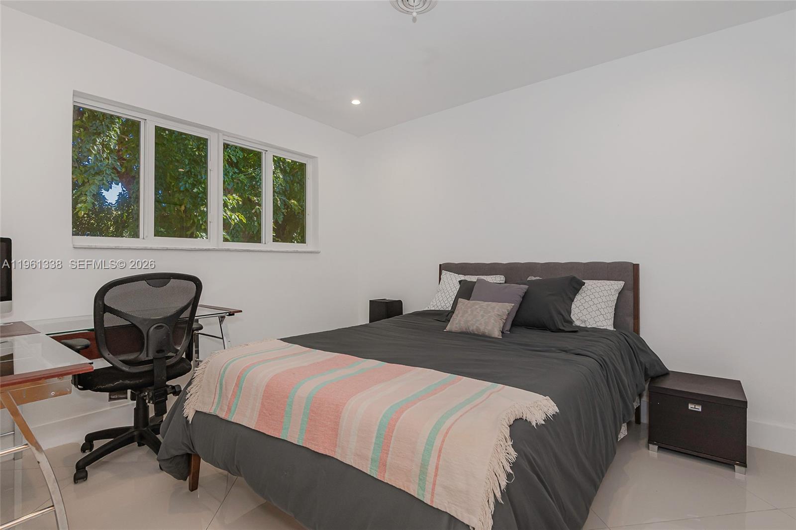 COUNTRY CLUB ESTATES UNIT - Residential