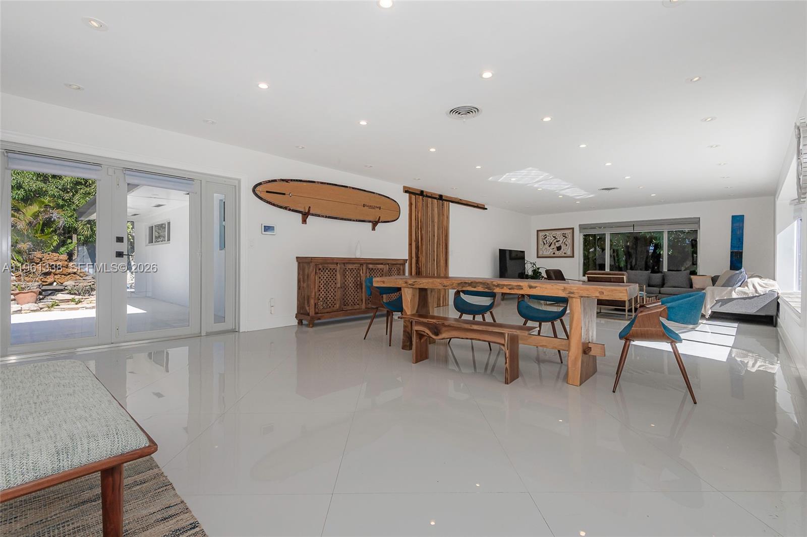 COUNTRY CLUB ESTATES UNIT - Residential