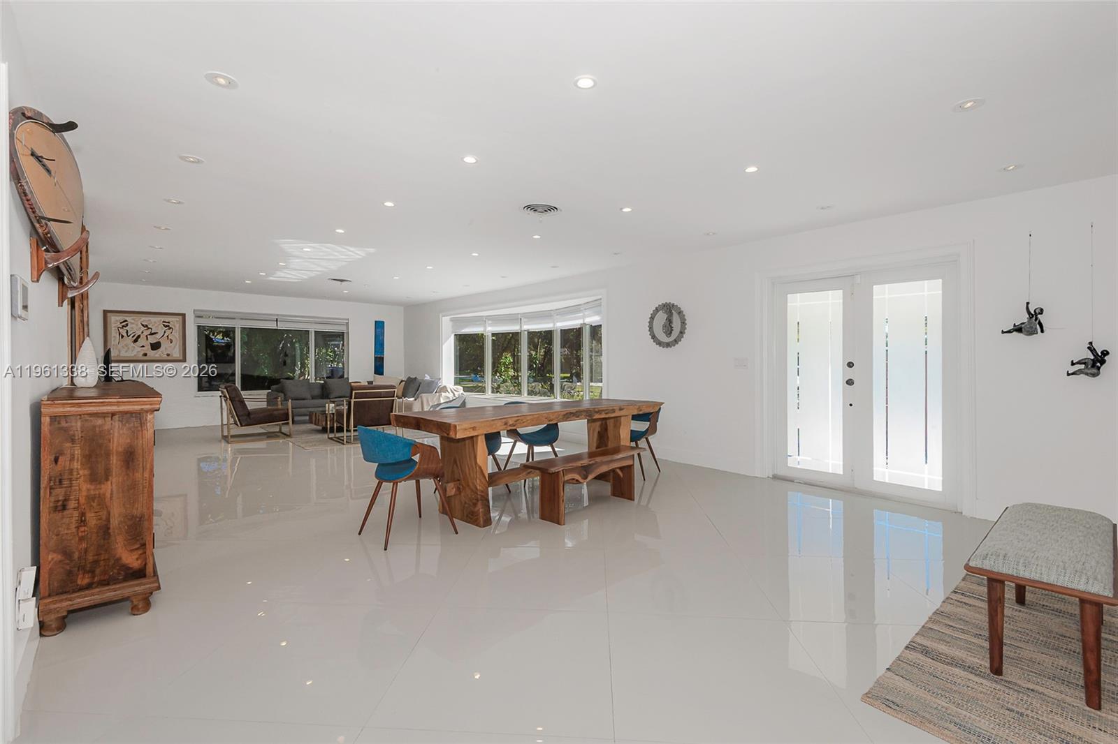 COUNTRY CLUB ESTATES UNIT - Residential