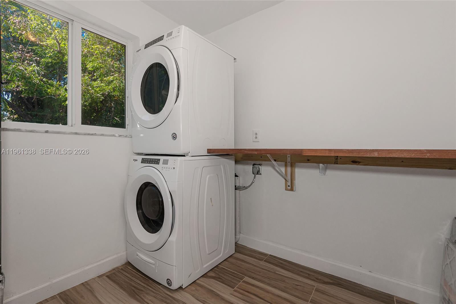 COUNTRY CLUB ESTATES UNIT - Residential