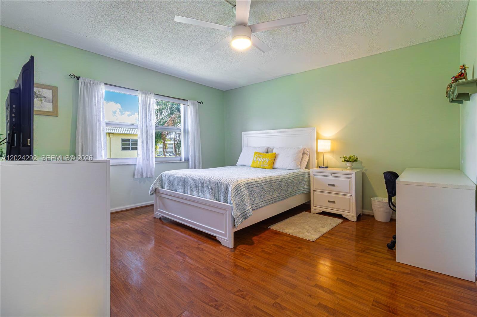SANDALFOOT SOUTH ONE COND - Residential