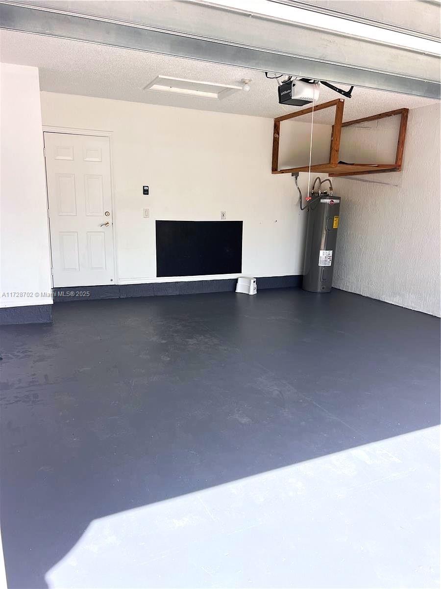 LAKES OF WESTERN PINES RE - Residential Lease