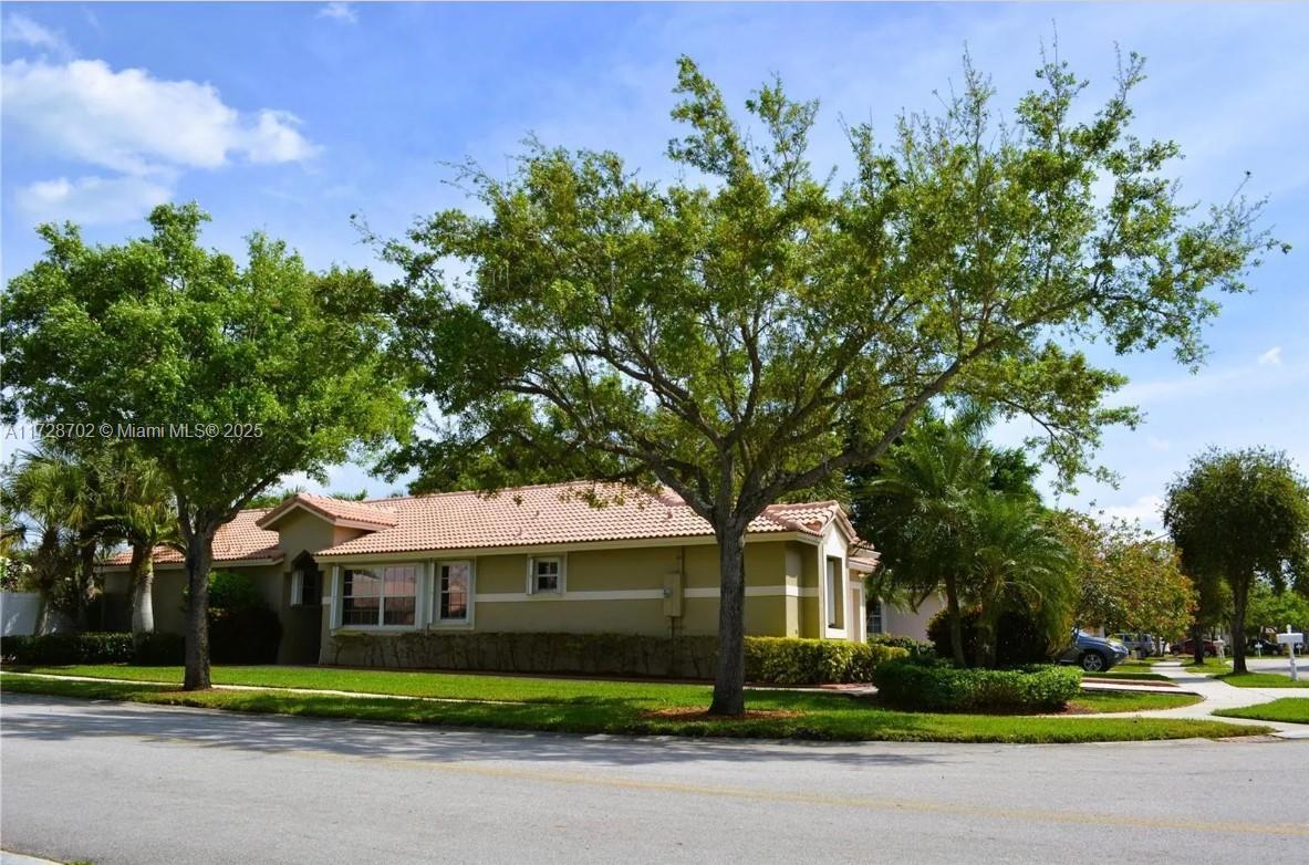 LAKES OF WESTERN PINES RE - Residential Lease