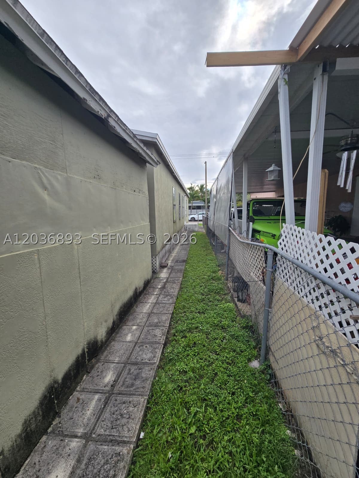 1061 SW 131 PL