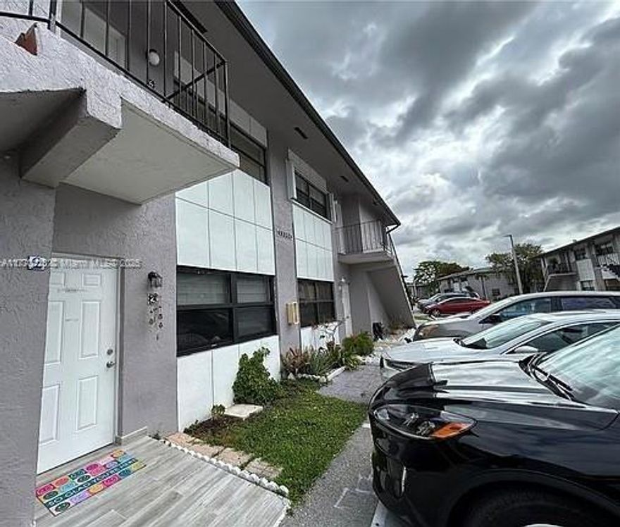 Investment opportunity or new family. 2 bedroom/2 bath condo, assigned parking plus guest. This unit is on the first floor and include a  washer/dryer inside the unit.  Close to the community pool. It is perfectly situated in a quiet residential area. Good schools and close to Turnpike.