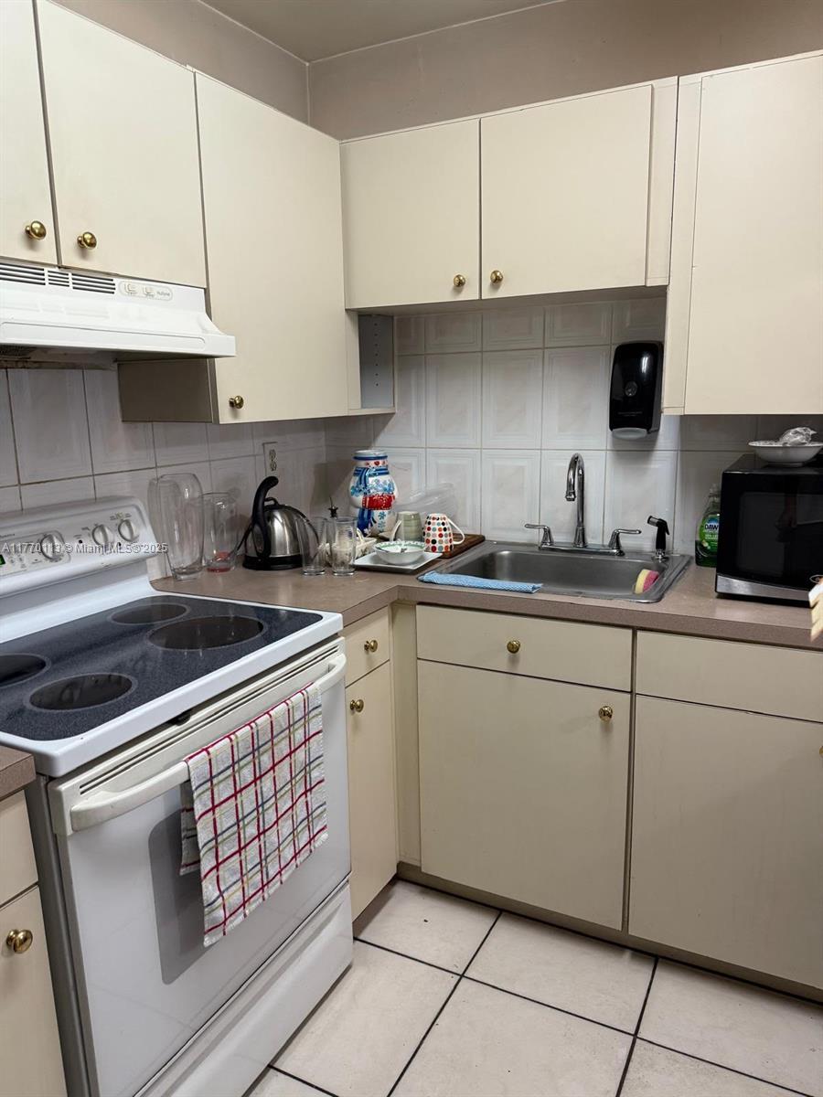 PLAYA LAGO CONDO PH II - Residential