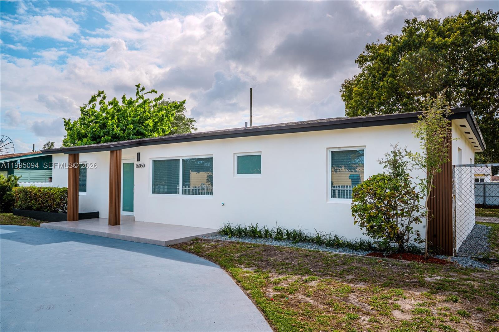 GOLDEN HIGHLANDS EST - Residential