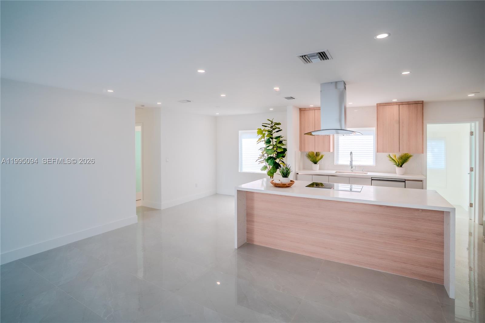 GOLDEN HIGHLANDS EST - Residential