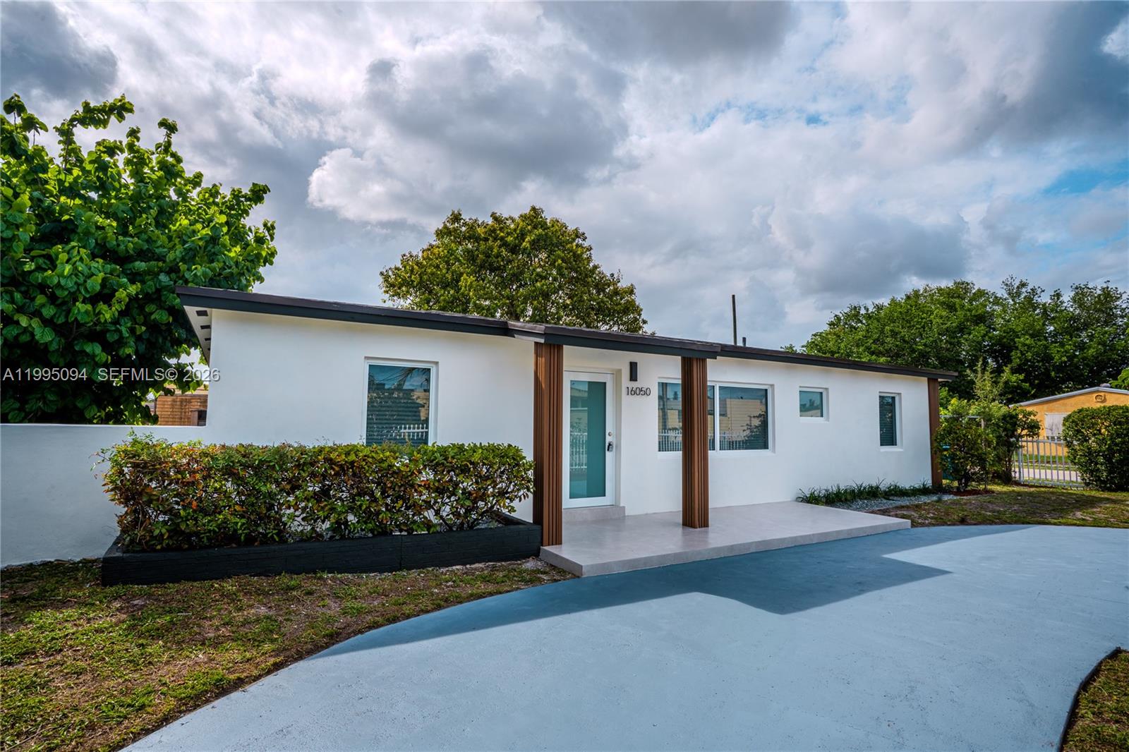 GOLDEN HIGHLANDS EST - Residential