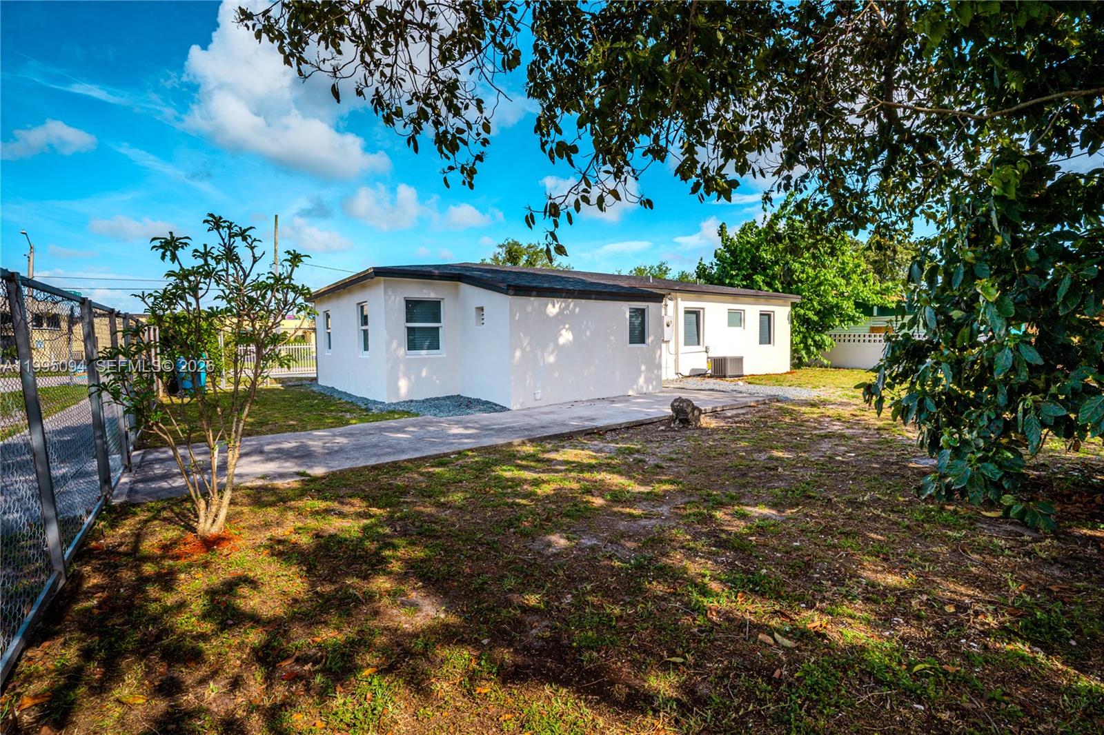 GOLDEN HIGHLANDS EST - Residential