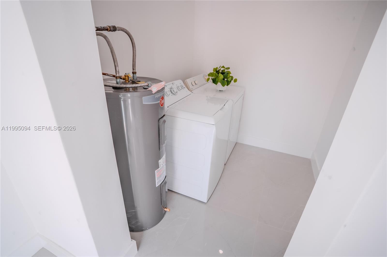 GOLDEN HIGHLANDS EST - Residential