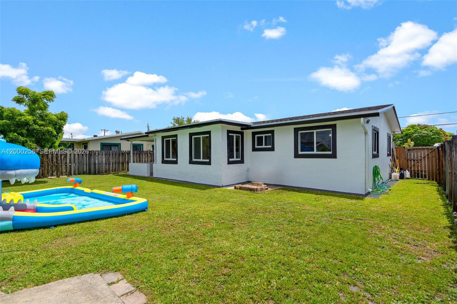 SUNRISE GOLF VILLAGE SEC - Residential