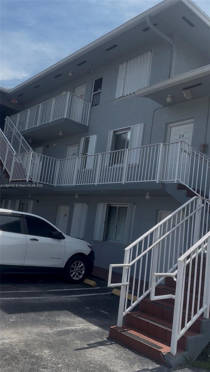 LAS VILLAS CONDO - Residential Lease
