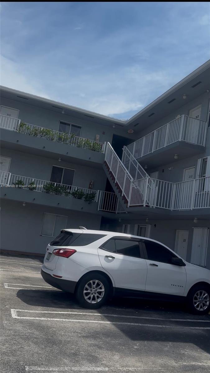 LAS VILLAS CONDO - Residential Lease