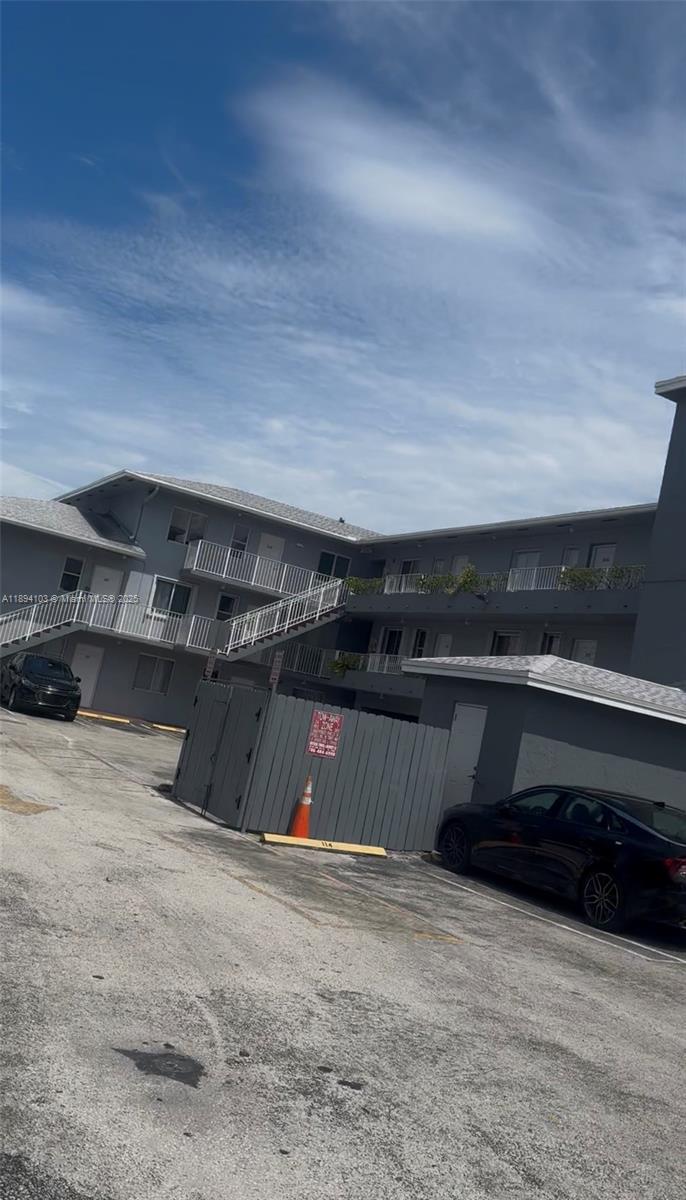 LAS VILLAS CONDO - Residential Lease