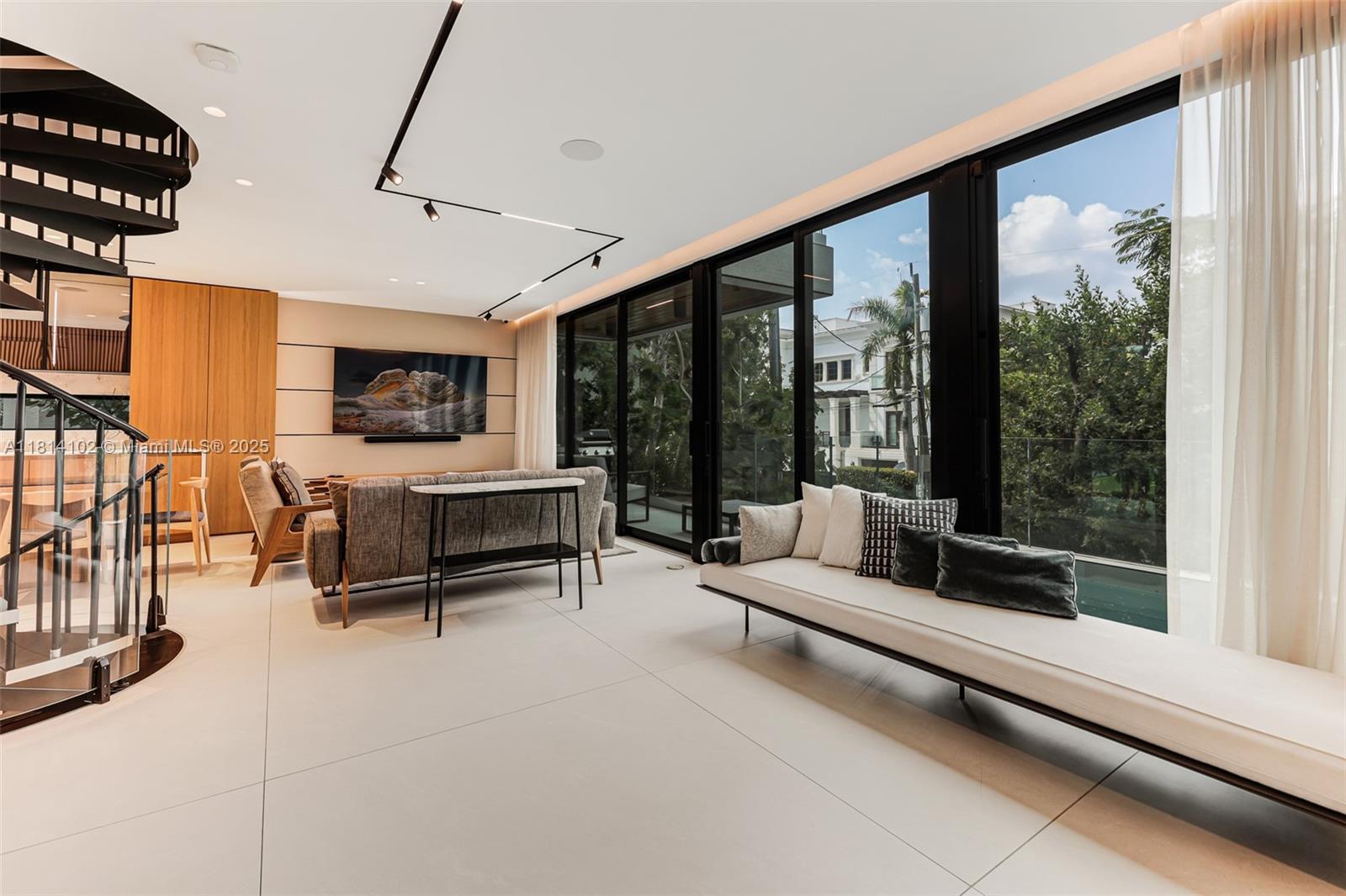 RIVIERA 1ST & 2ND ADDN AM - Residential Lease