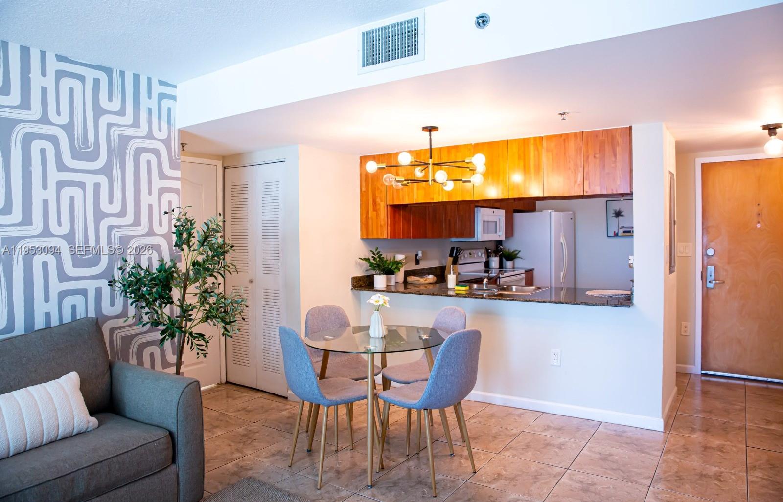 1200 Brickell Bay Dr 3215