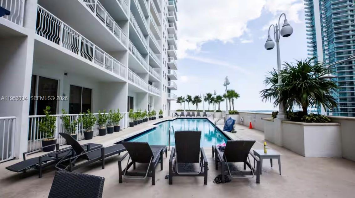 THE CLUB AT BRICKELL BAY - Residential
