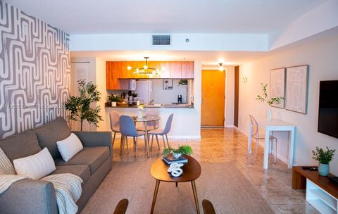 1200 Brickell Bay Dr 3215 Miami FL 33131