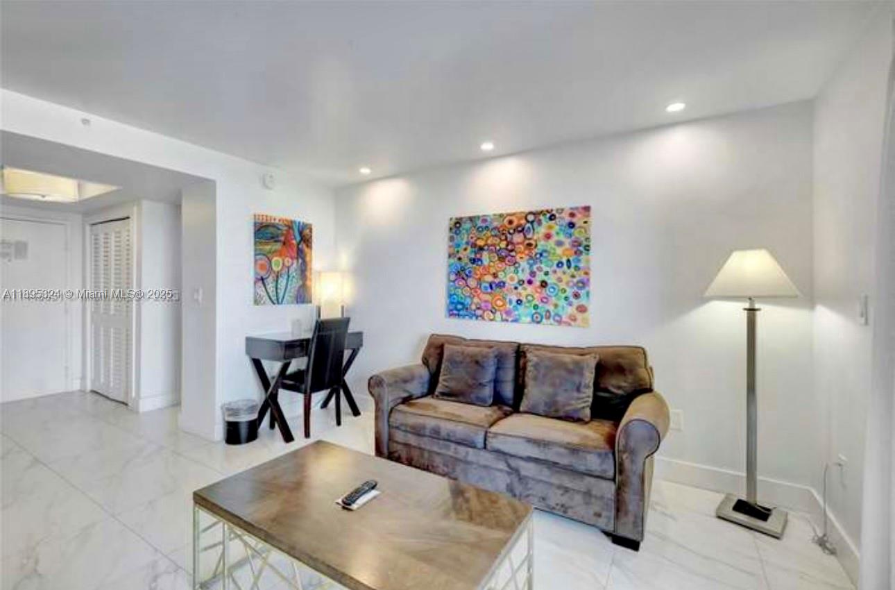 THE MUTINY CONDO - Residential