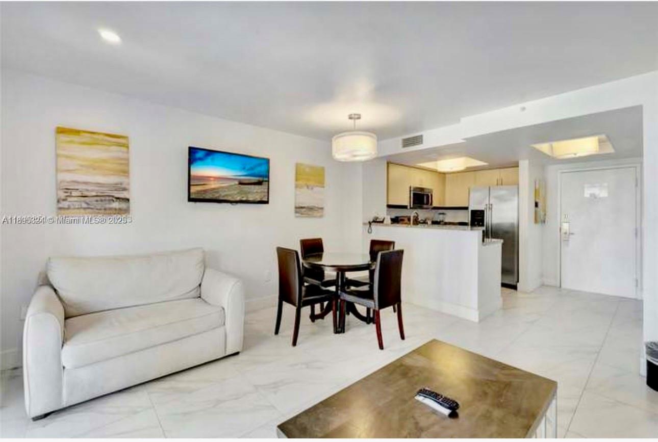 THE MUTINY CONDO - Residential