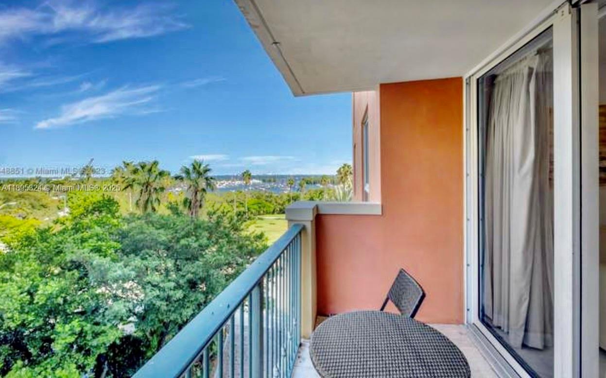THE MUTINY CONDO - Residential
