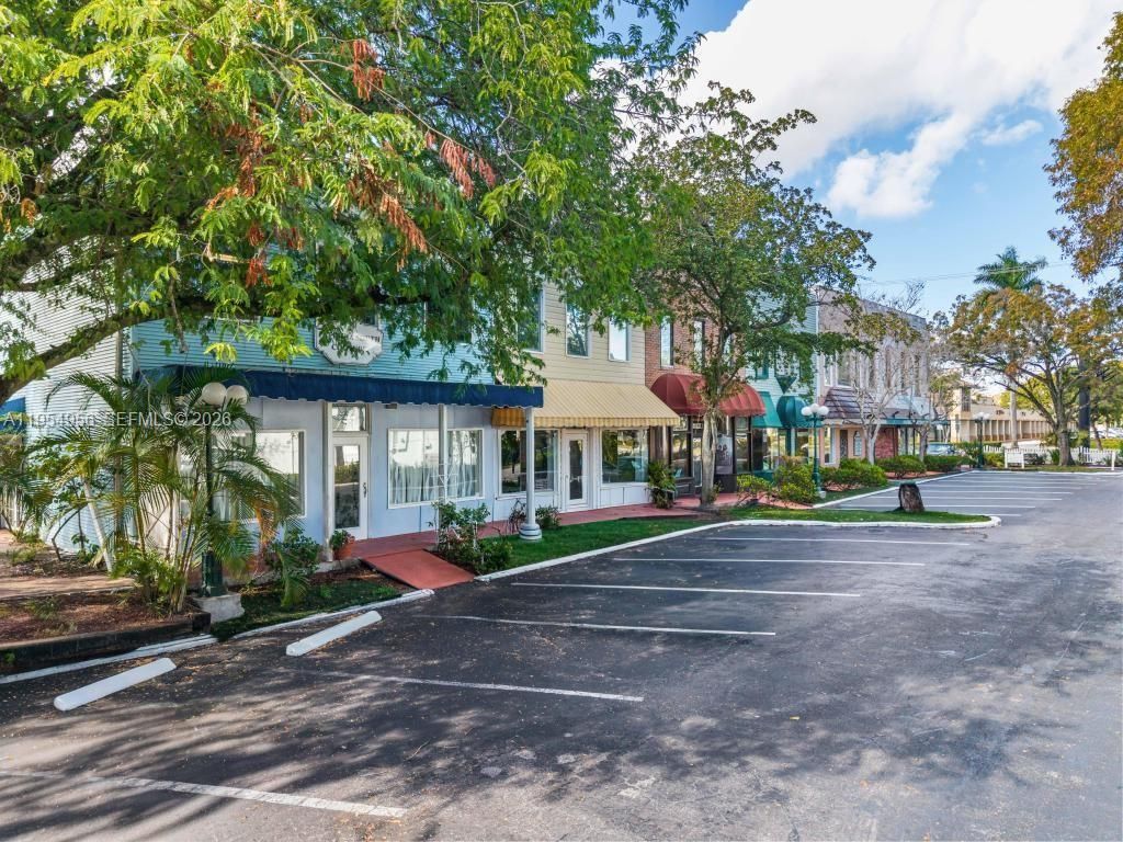 Photo of 4066 W Broward Blvd, Plantation, FL 33317 (MLS # A11954956)