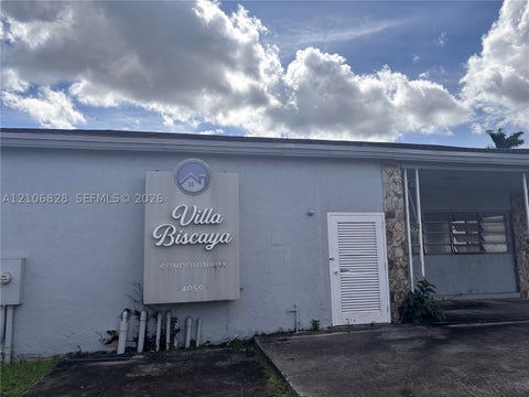 Photo of 4050 NW 135th St #15-9, Opa Locka, FL 33054 (MLS # A12106828)