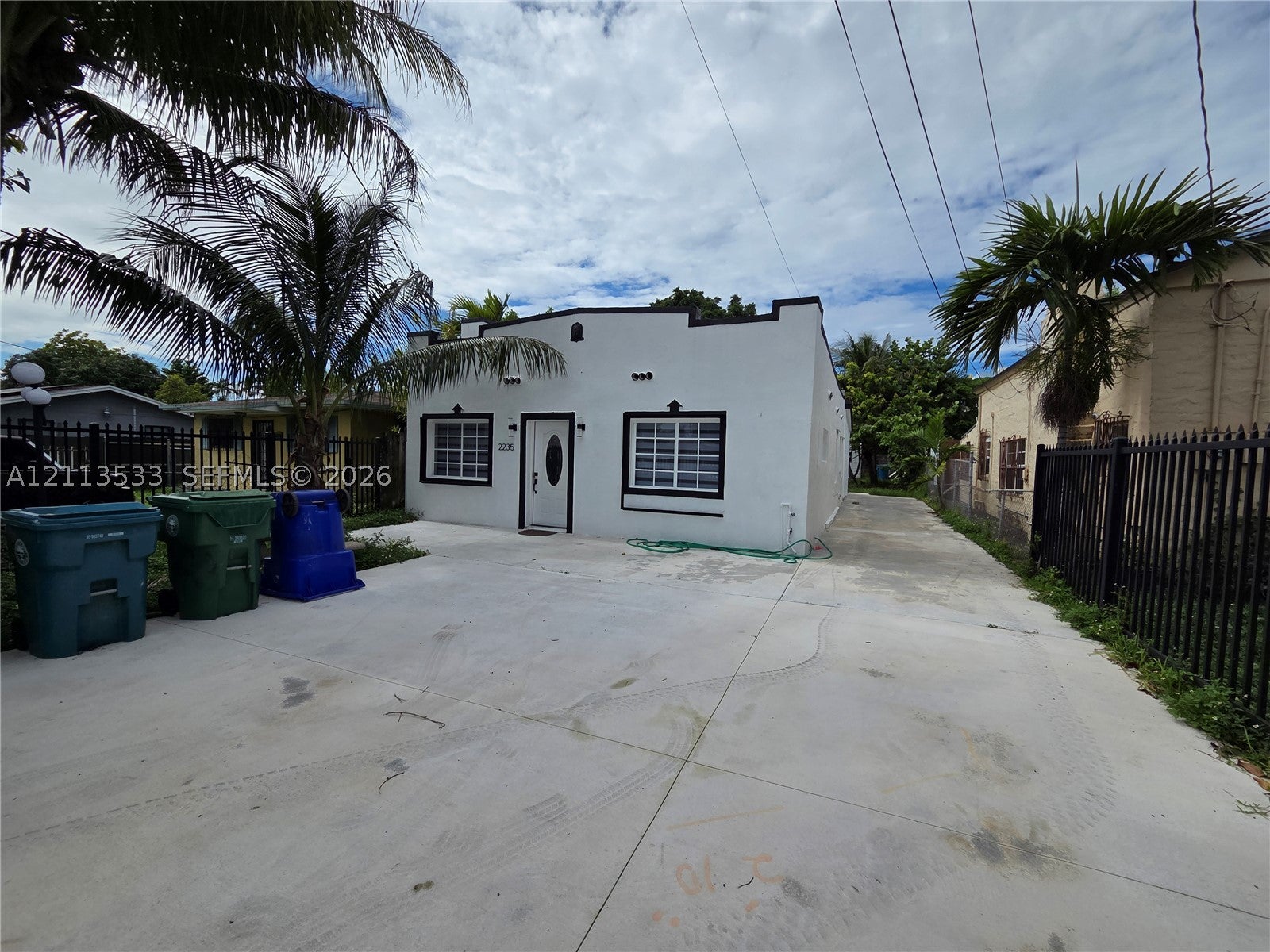 2235 NW 35th St