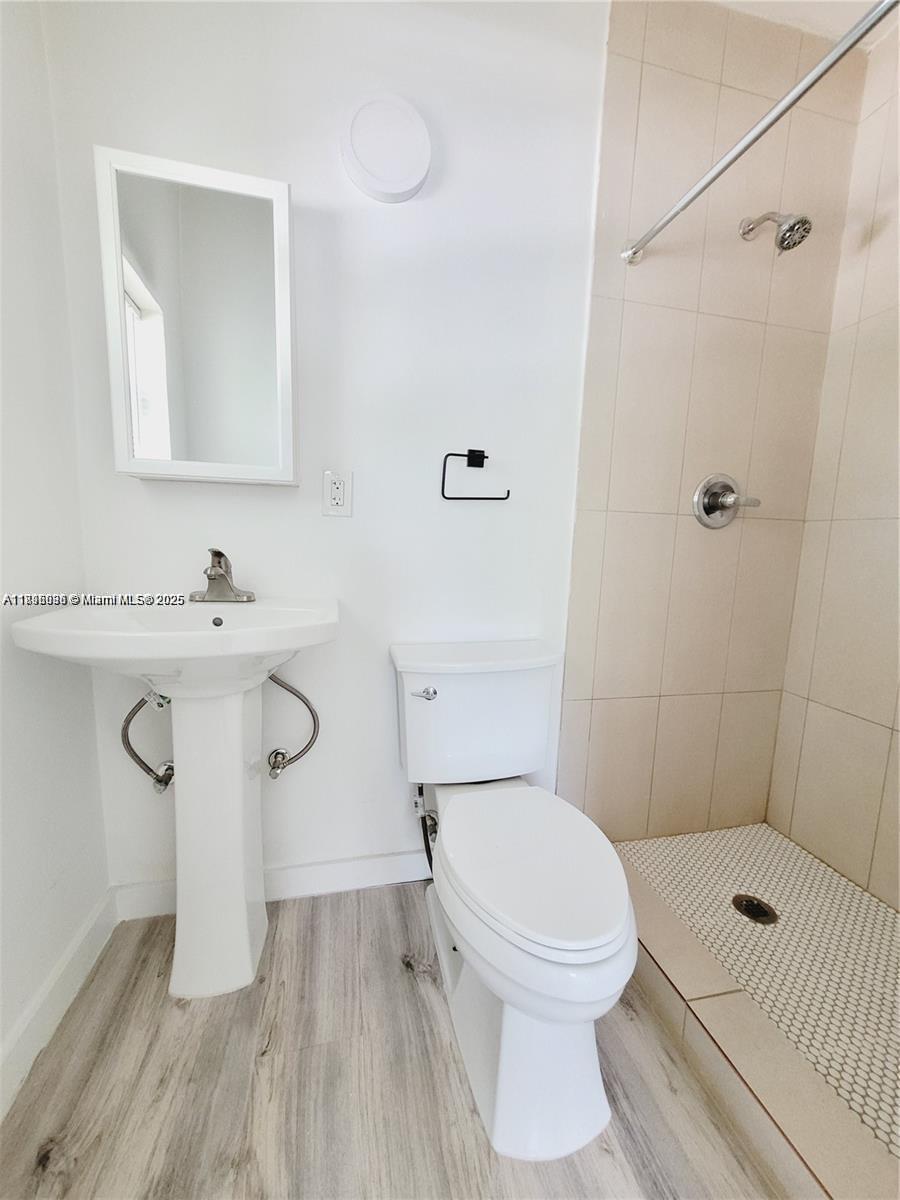 EVANSTON HEIGHTS - Residential Lease