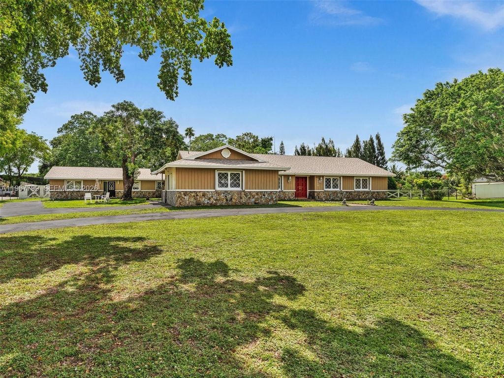 Photo of 5310 SW 109th Ave, Davie, FL 33328 (MLS # A11967799)