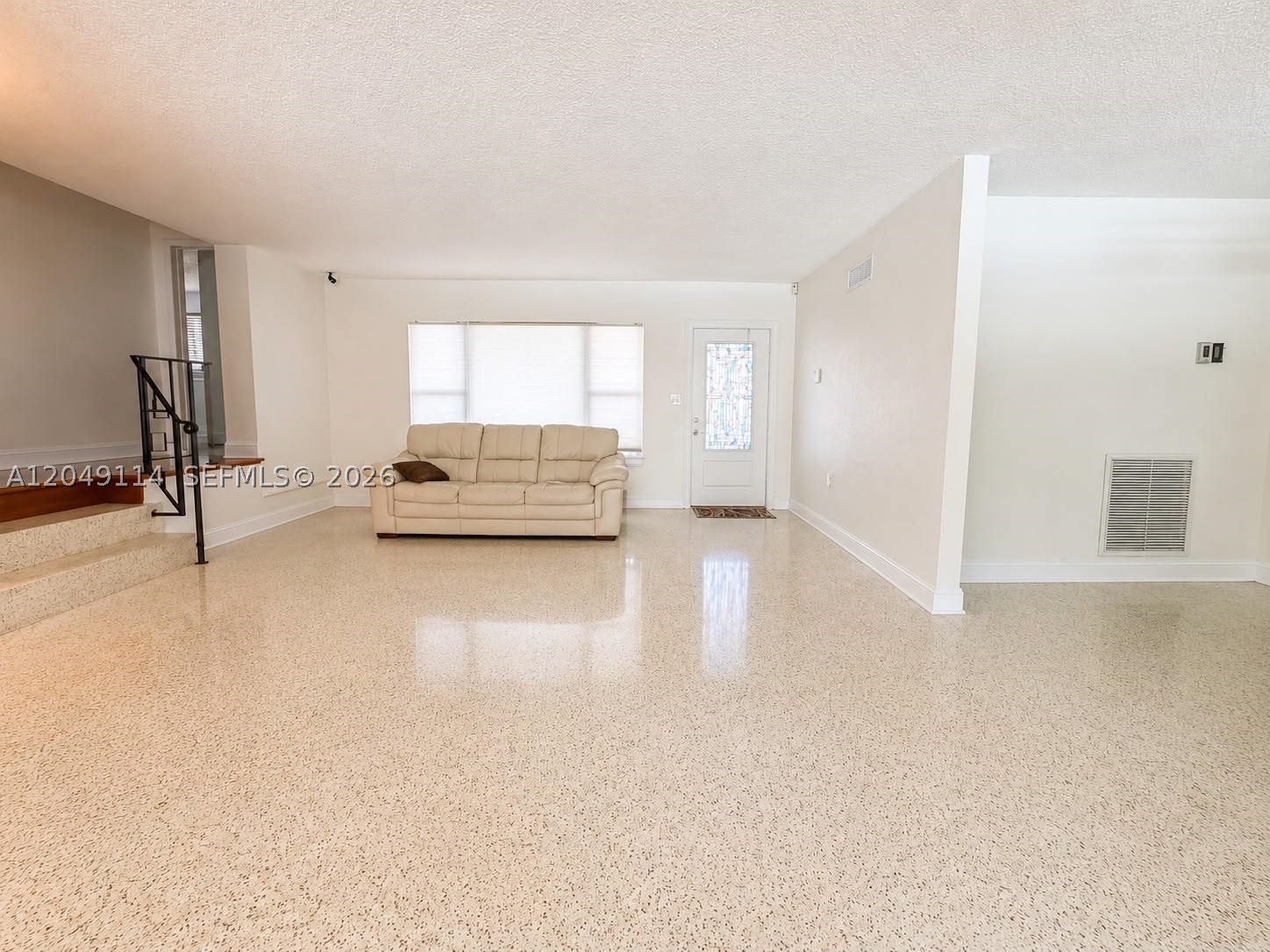 1161 Starling Ave