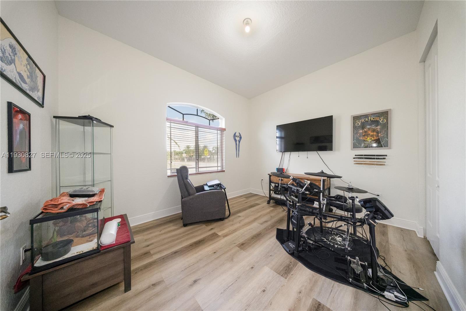 VIRGINIA ESTATES - Residential