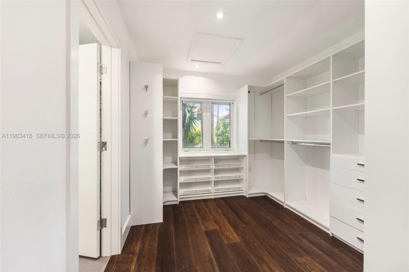 GABLES ESTS NO 4 - Residential