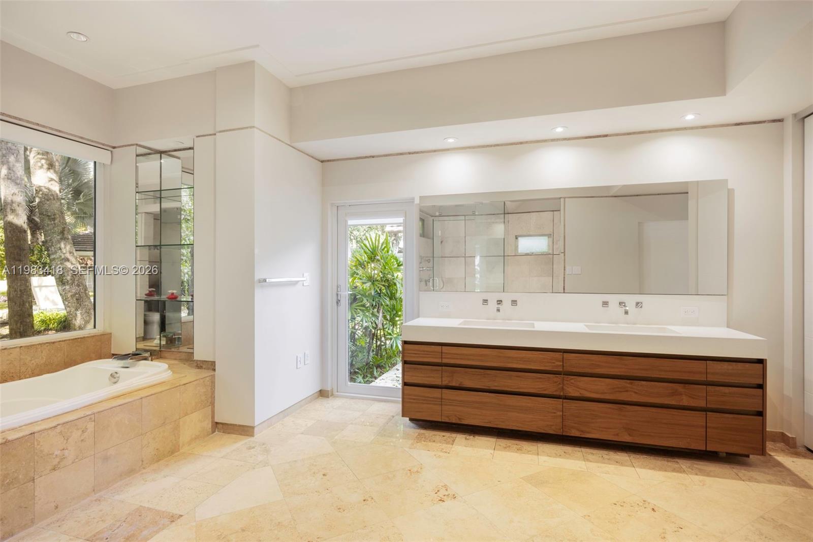 GABLES ESTS NO 4 - Residential