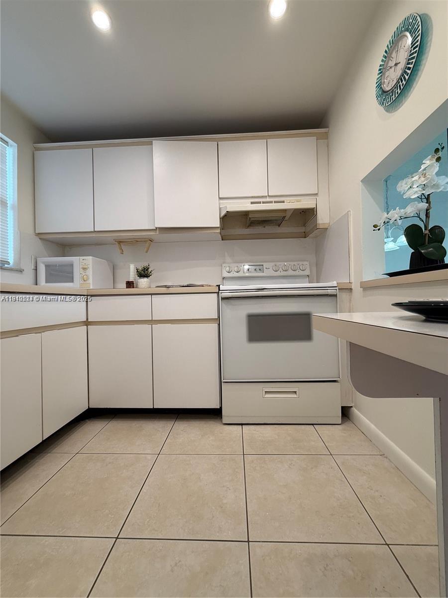 SUNRISE LAKES 88 CONDO - Residential