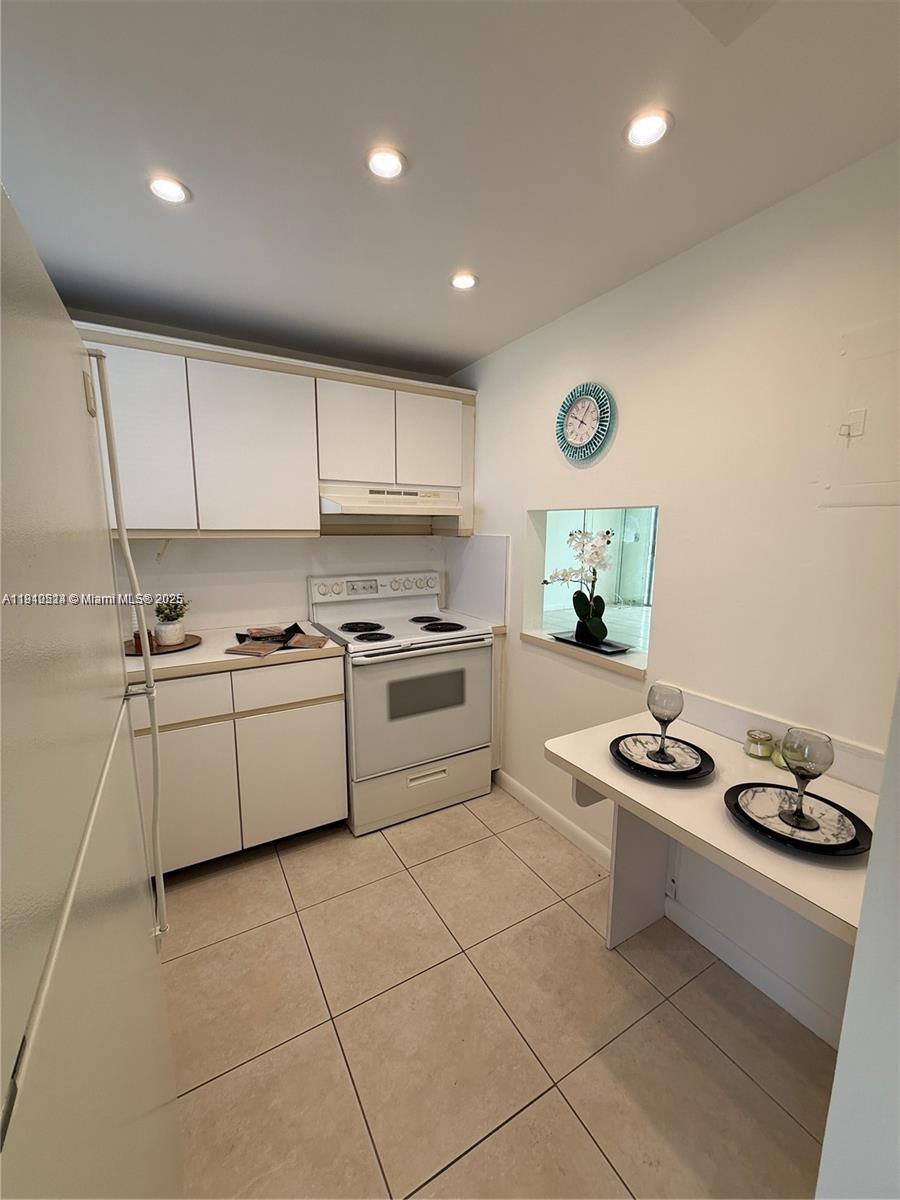 SUNRISE LAKES 88 CONDO - Residential