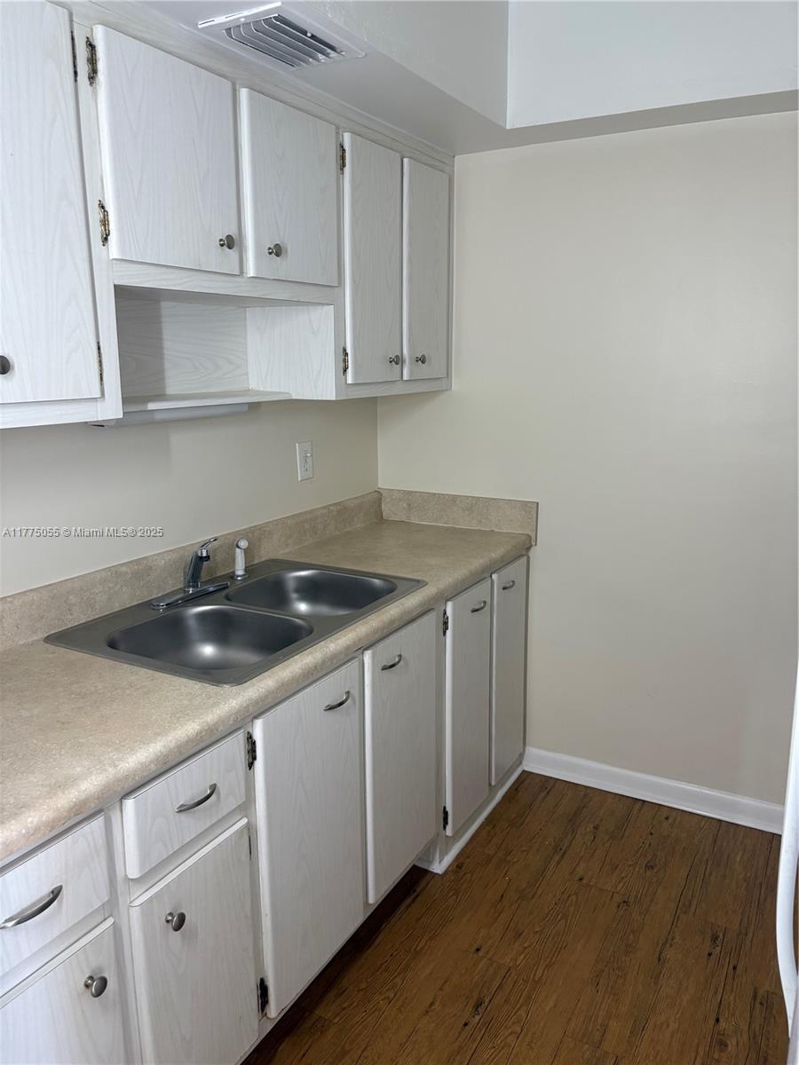 VILLAGE GARDEN CONDO APTS - Residential Lease