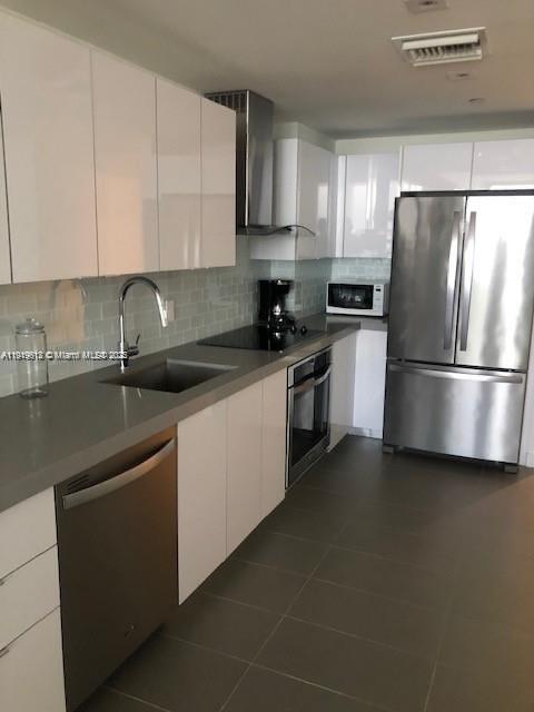 CANVAS CONDO - Residential