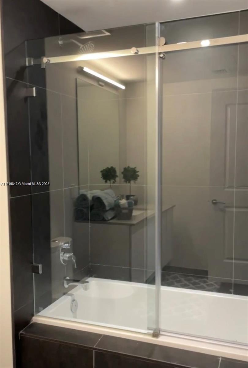 CANVAS CONDO - Residential