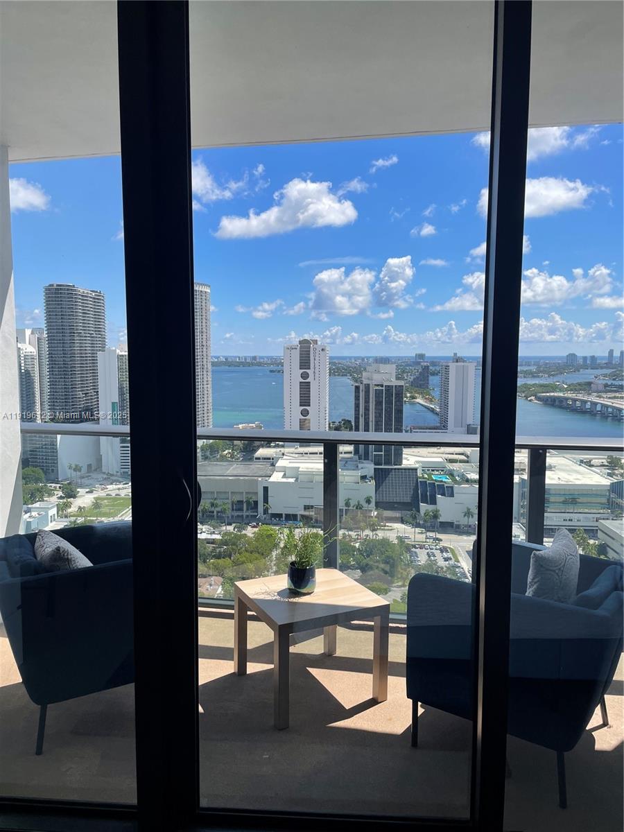 CANVAS CONDO - Residential