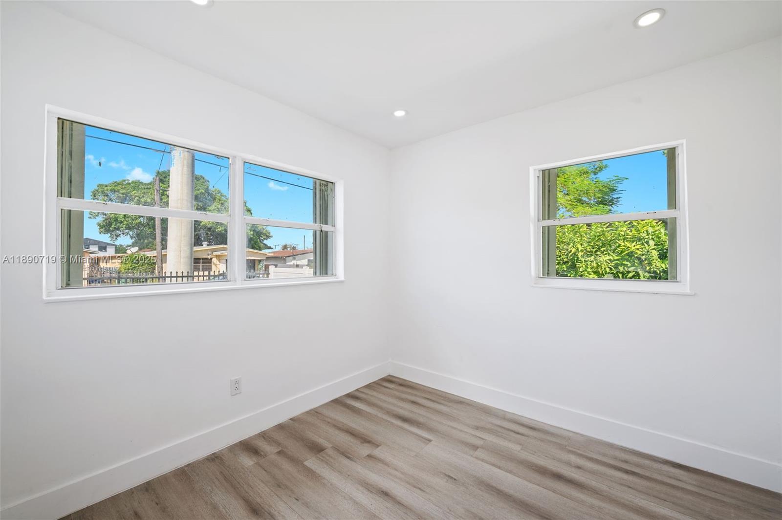 LIBERTY CITY - Residential