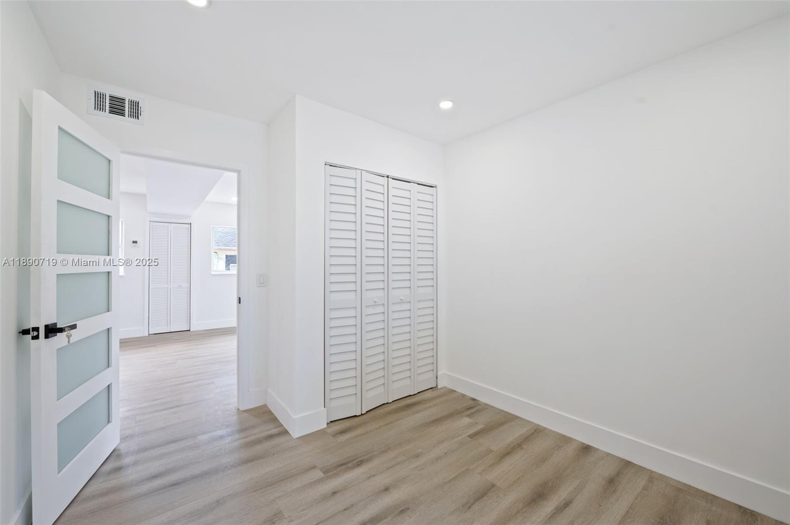 LIBERTY CITY - Residential