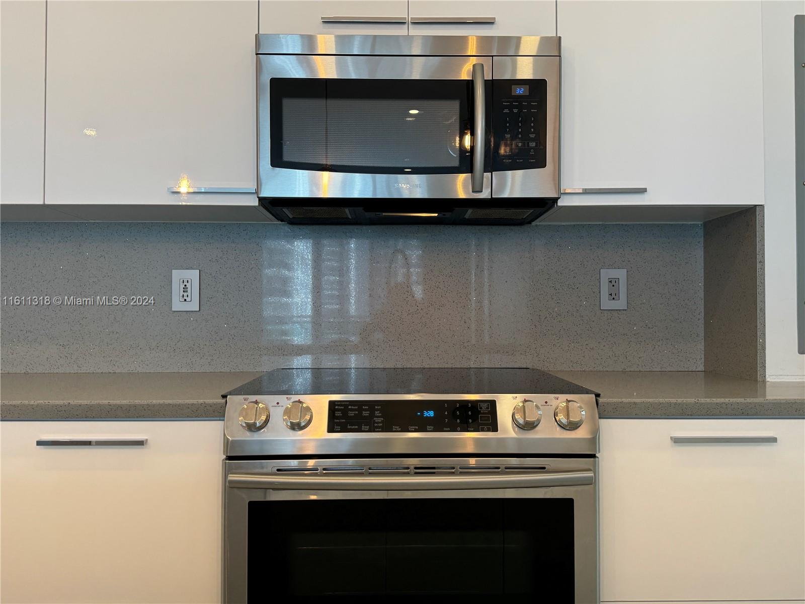 RESIDENCES ON HOLLYWOOD B - Residential