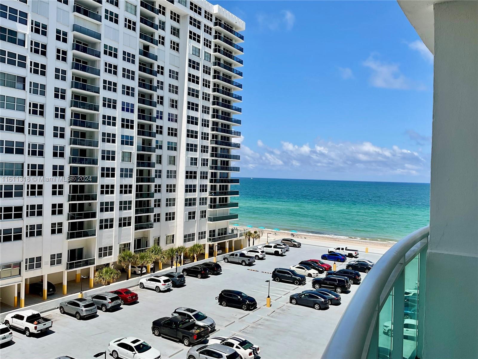 RESIDENCES ON HOLLYWOOD B - Residential