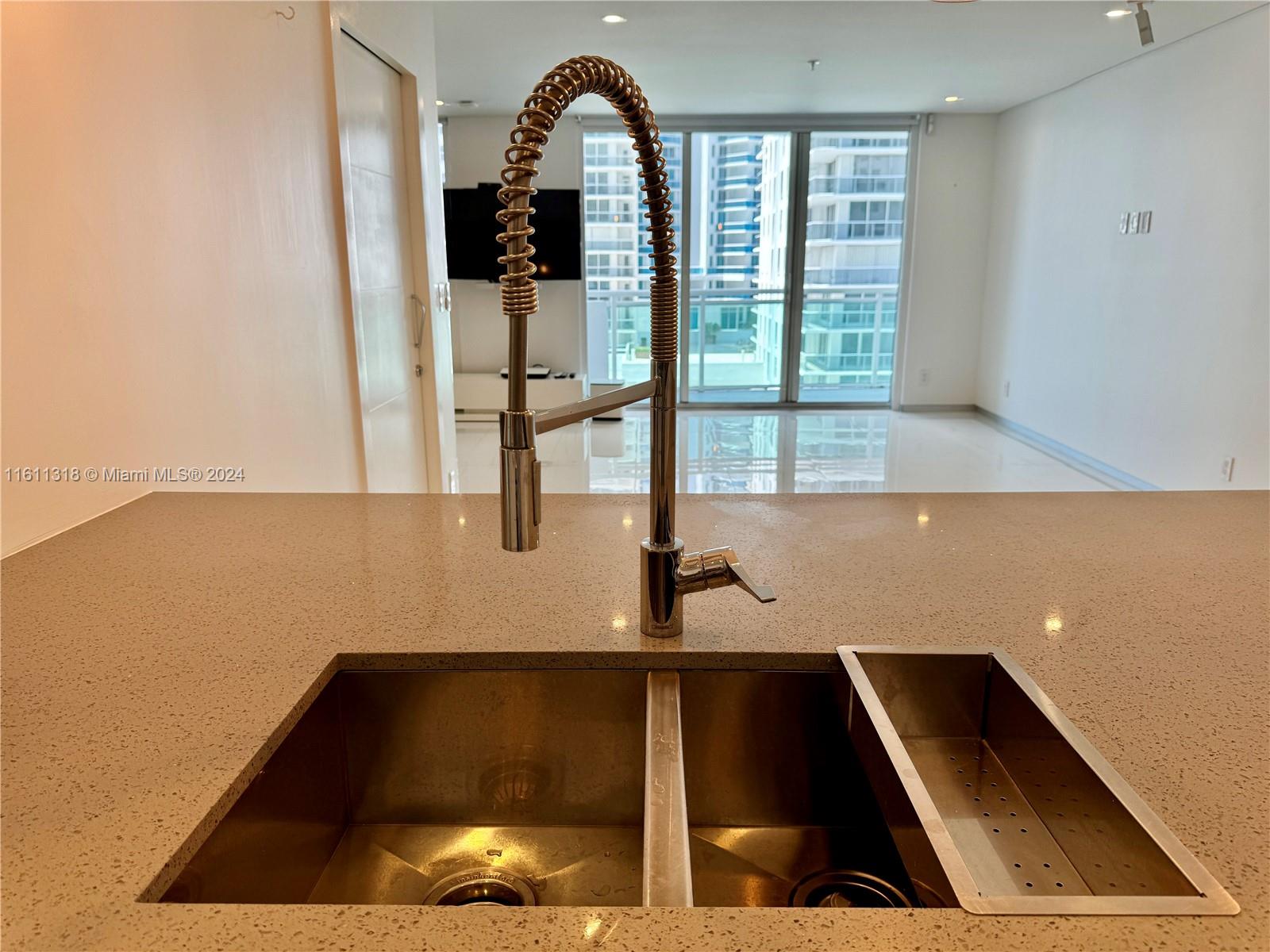 RESIDENCES ON HOLLYWOOD B - Residential